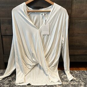 Stella & dot cream wrap top size small NWT